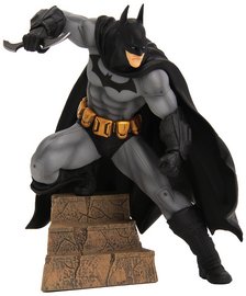 Motif : Brian Bolland ; Sculpture : Jack Mathews